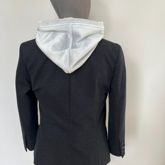 Elizabeth and James: Black blazer, , size 6 - Picture 3 of 9